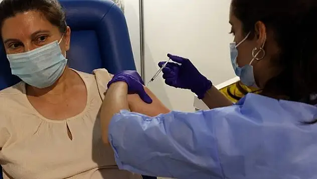 AB, temmuzda yetişkinlerin yüzde 70'inin aşılanması hedefine ulaşılabileceğini duyurdu