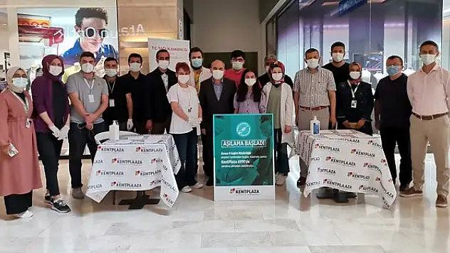 Kentplaza AVM yerinde aşı uygulamasına ev sahipliği yapıyor
