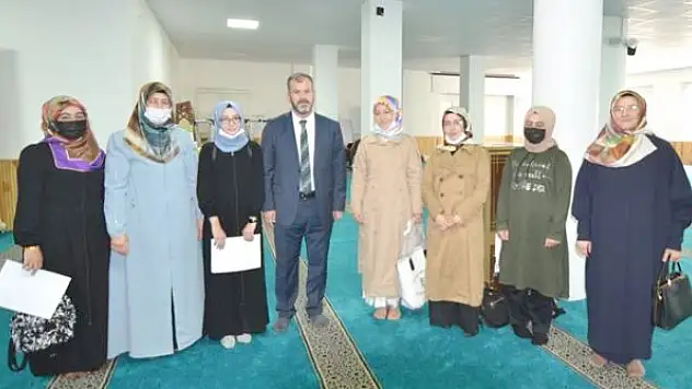 Müftü Öge'den hafız   öğrencilere ziyaret