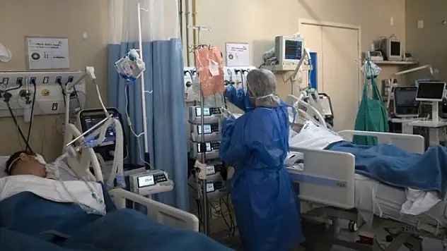 Kovid-19 varyantları salgınla mücadelede yeni güçlükler ve belirsizlikler yapıyor