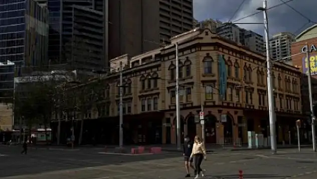 Delta varyantı Avustralya'da sokağa çıkma yasağını uygulatıyor