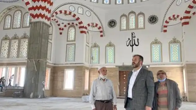 Fatma Eken Cami'nin yapımı devam ediyor