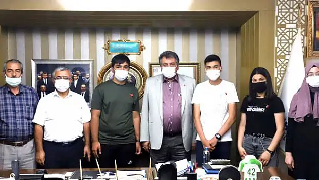 Başkan Kale, başarılı  öğrencileri ödüllendirdi