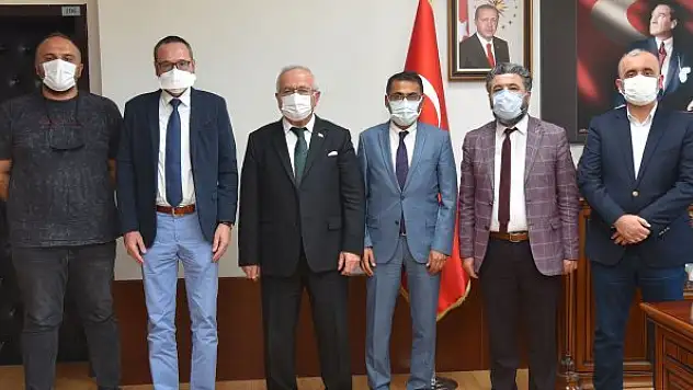 Öğretim üyelerinden  Rektör Ak'a ziyaret