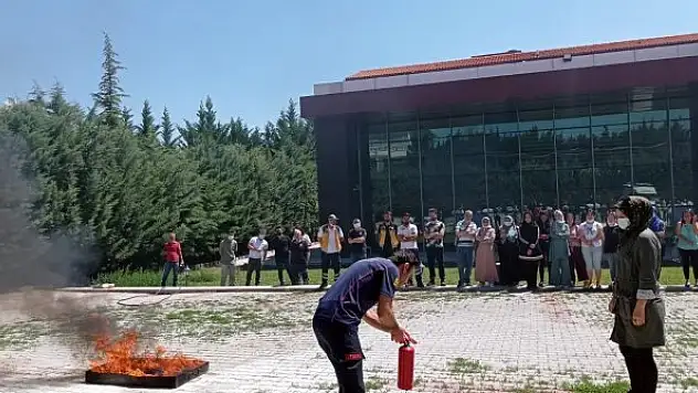 Sağlık çalışanlarına  yangın eğitimi verildi