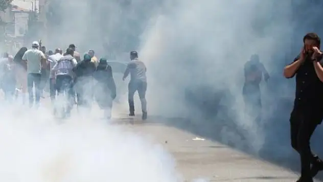 Sivil Yahudi işgalciler Batı Şeria'da 2 Filistinliyi yaraladı