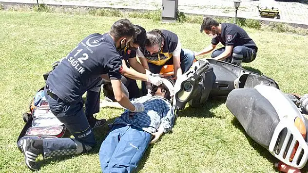 Ambulans ekip liderlerine eğitim verildi