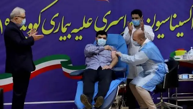 İran'da son 24 saatte 111 kişi COVID-19'dan hayatını kaybetti