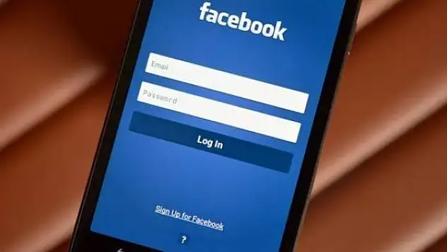 Facebook şifresi çalan 9 Android uygulaması