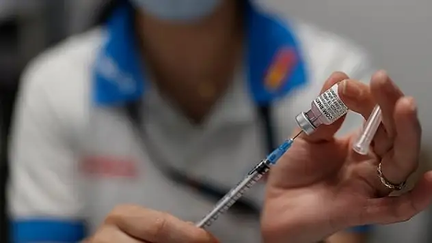 Dünya genelinde 3 milyar dozdan fazla Kovid-19 aşısı yapıldı