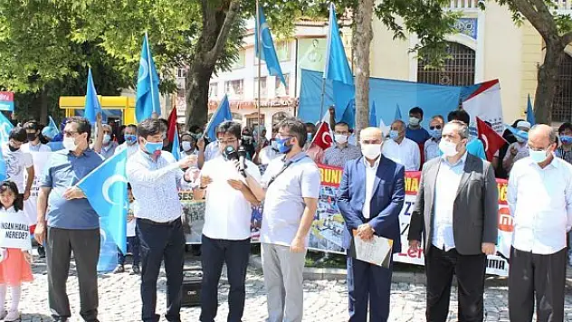 Kutlu, 'Doğu Türkistanlı kardeşlerimizin yanındayız'