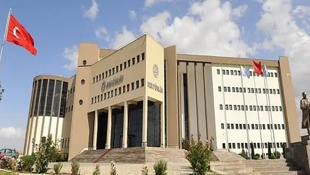 Erciyes Üniversitesi 33 Öğretim Üyesi alacak