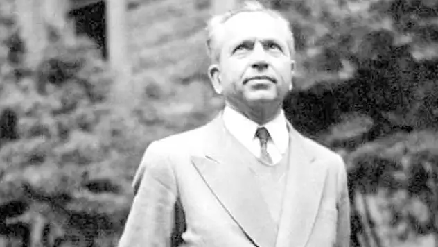 Fikir ve ahlak adamı  felsefeci Nurettin Topçu