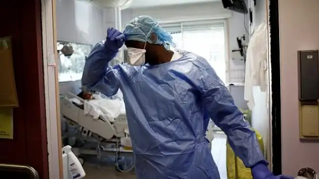 Fransa'da sağlık çalışanlarına aşı zorunluluğu