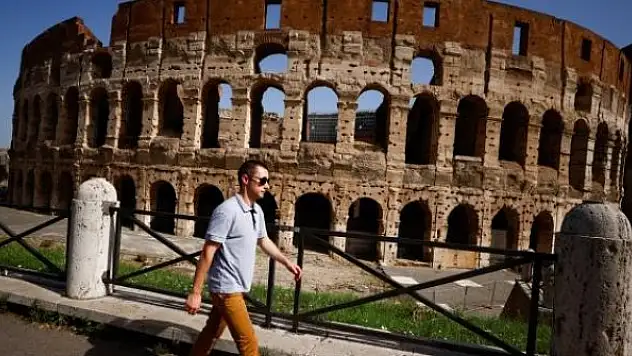 İtalya'da vaka sayıları tırmanışa geçti