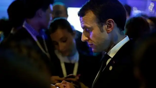 Macron casus yazılıma karşı cep telefonunu ve numarasını değiştirdi