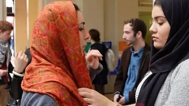 Fransa'da 'Müslümanları ötekileştiren' tasarı yasalaştı