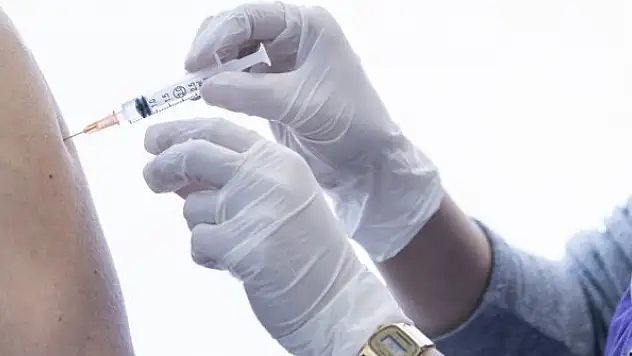 Dünya genelinde 3 milyar 860 milyon dozdan fazla Kovid-19 aşısı yapıldı