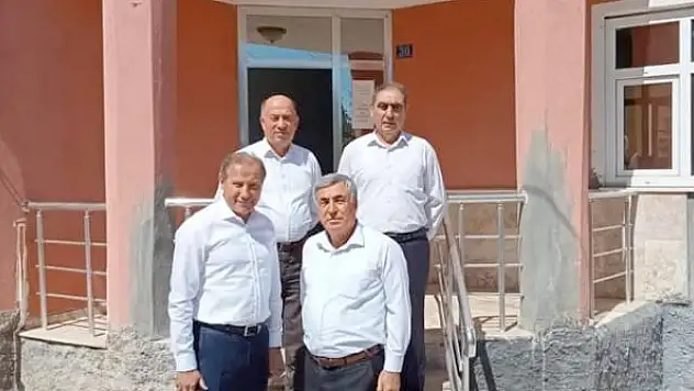 Karabacak Hüyük'te  incelemelerde bulundu