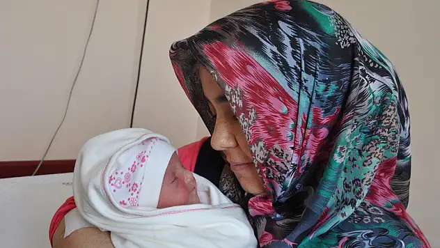 Anne karnında ameliyat edilen 'Aysima bebek' doğdu