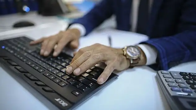 Memur, memur emeklisi ve kamu işçisinin gözü sözleşmelerde