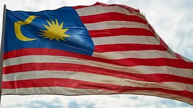 Malezya'da bir bakan daha istifa etti