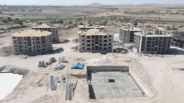 Cihanbeyli'de TOKİ  konutları yükseliyor