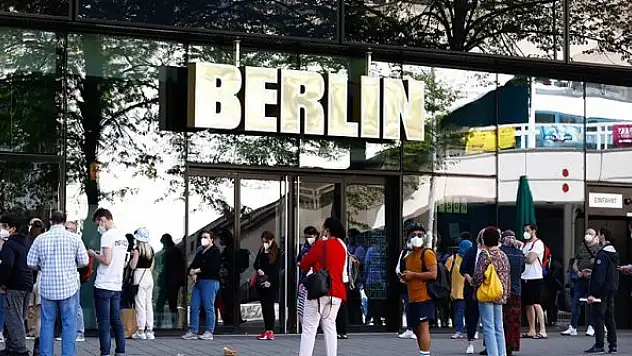 Almanya Kovid-19 ile mücadelede yeni kurallar getiriliyor