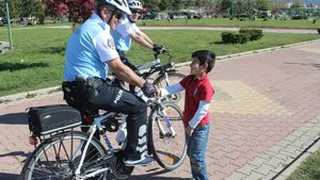Beyşehir'de sahil ve parklar bisikletli polislere emanet