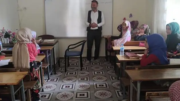 Ayten'den Kur'an kursu  öğrencilerine ziyaret