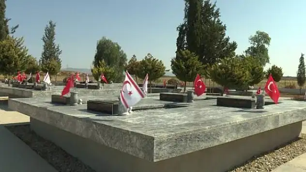 KKTC şehitlerini andı