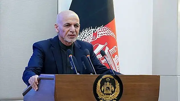 Afganistan Cumhurbaşkanı Gani ülkeyi terk etti