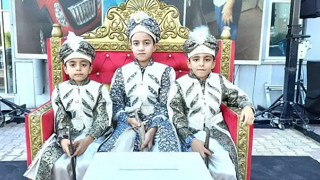 Demir ailesinin sünnet mutluluğu