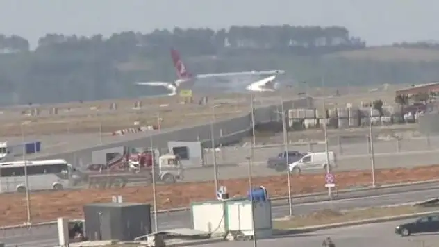 Kabil'deki Türkler THY uçağıyla tahliye edildi