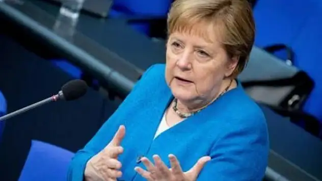Merkel: 'Afganistan'da yaşananlar son derece acı bir gelişme'