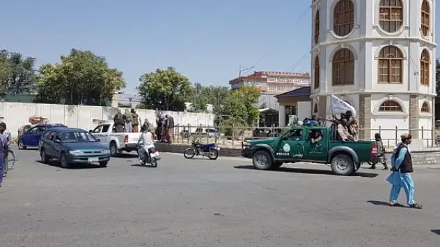 Taliban 'af' ilan etti, kadınlara yönetime katılmaları çağrısı yaptı