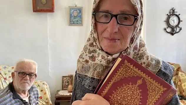 İnebolulu Erdeniz, selde kaybettiği Kur'an-ı Kerim'e kavuşmanın mutluluğunu yaşıyor