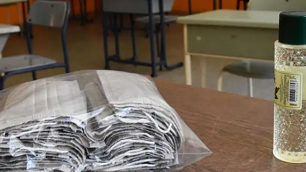 Okul yönetimlerince öğretmen ve çalışanlara hijyen kiti dağıtılacak