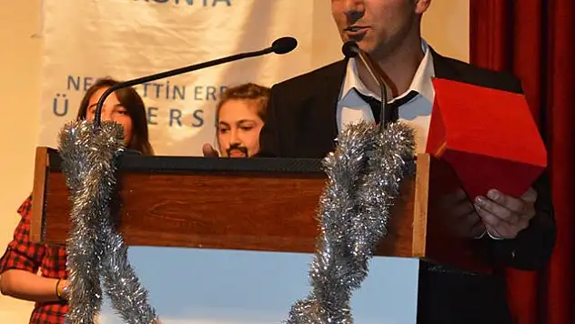 'Sen Tut ki Yetişsin Kulübü'nden gazetemize plaket