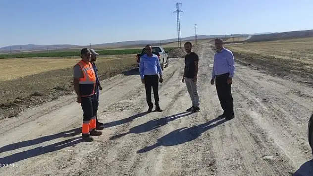 Çeltik'te yollara  bakım yapılıyor