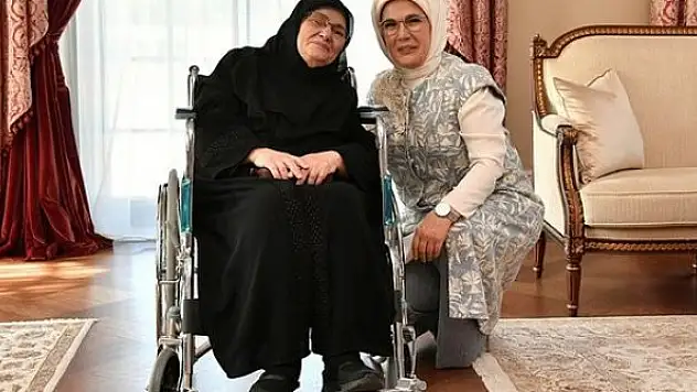 İslam'a adanan bir ömür:  Şule Yüksel Şenler