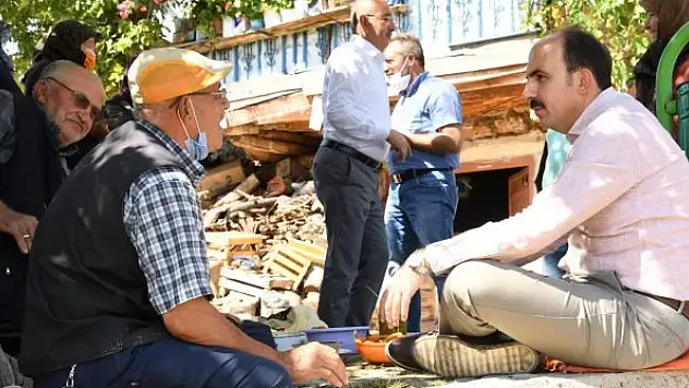 Başkan Altay'ın köylülerle samimi muhabbeti