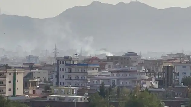 Afganistan'ın başkenti Kabil'de havalimanı yakınında şiddetli patlama meydana geldi