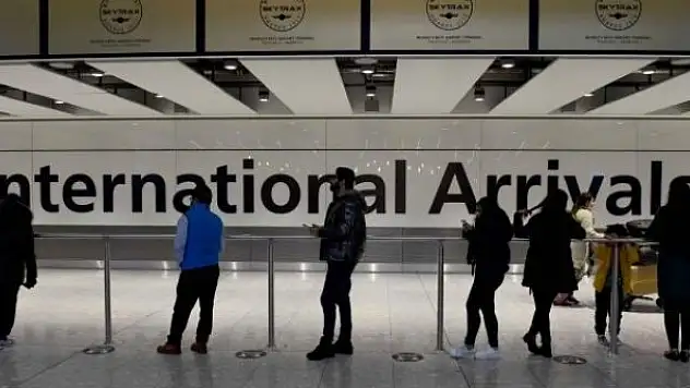 AB'de koronavirüs: ABD seyahat listesinden çıkarıldı