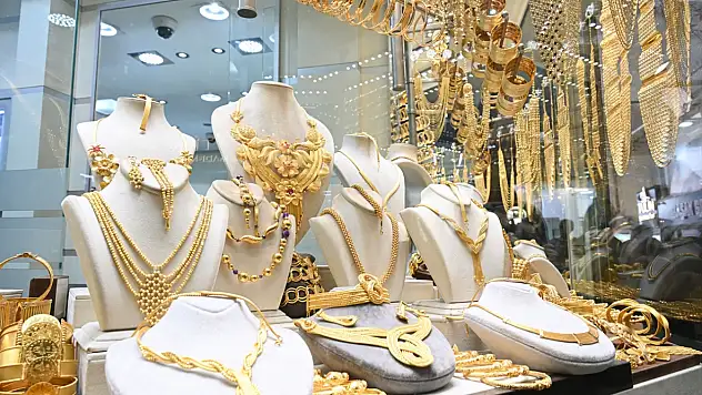Altın fiyatlarında haftalık açılış rekoru: Gram altın 6 bin 500 liraya dayandı