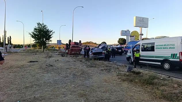 Antalya'dan dönen arazöz kaza yaptı: 1 ölü, 4 yaralı