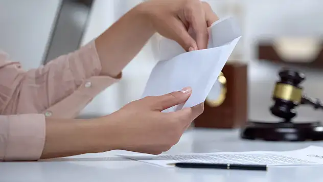 AYM'den süresiz nafaka kararı: İptal kararı Resmi Gazete'de yayımlandı