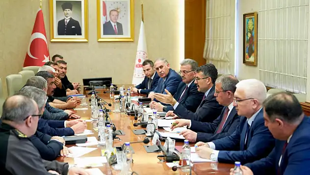 Bakanlıkta uzlaşı sağlandı! İşçiler eylemi noktaladı