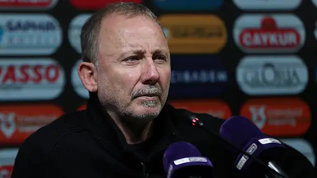 Beşiktaş'ta Sergen Yalçın dönemi bitti: Kritik toplantıdan ayrılık kararı çıktı
