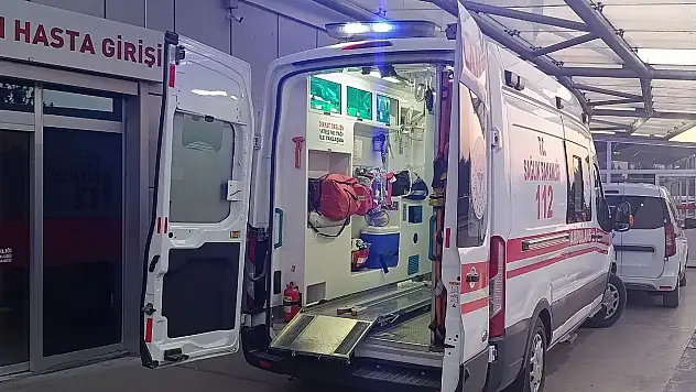 Beyşehir'de devrilen motosikletin sürücüsü ve yolcusu yaralandı